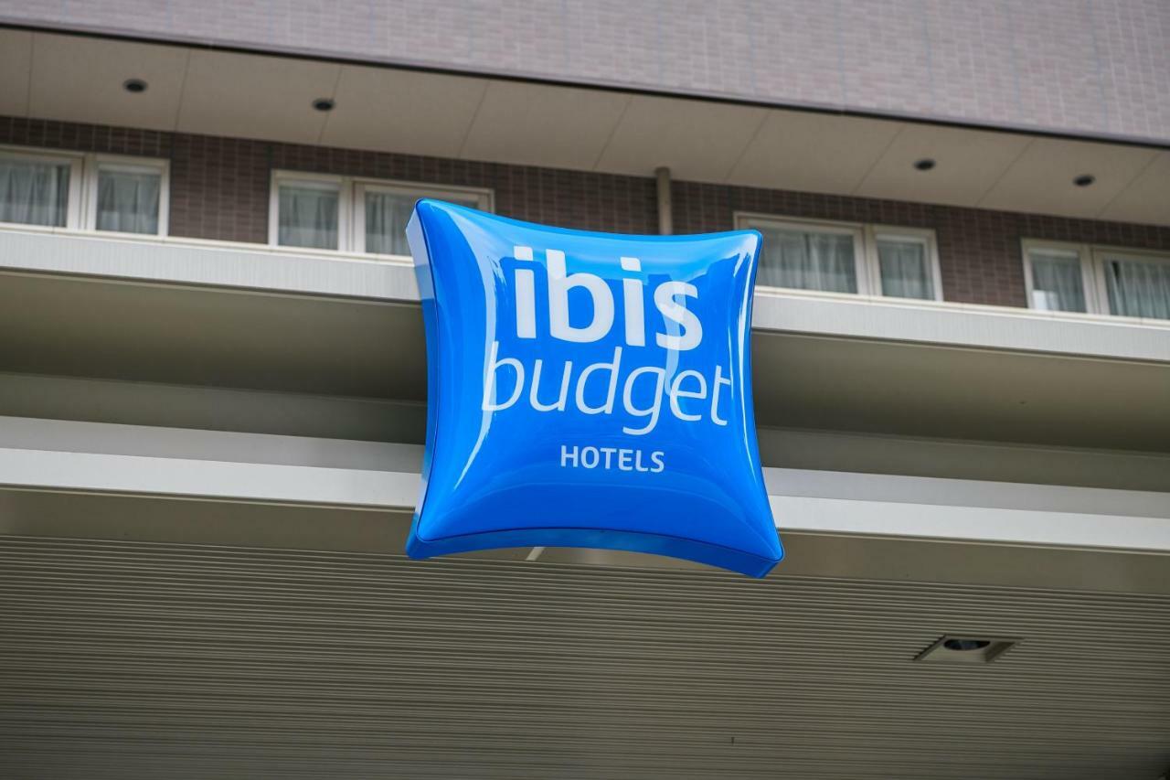 Ibis Budget Osaka Umeda Buitenkant foto